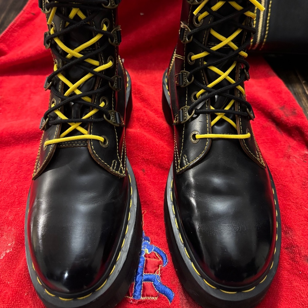 Dr. Martens Black Collier Size 11Mens In Excellent Condition